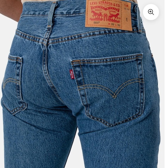 Levi's 501 Original Medium Stonewash
Jeans - Picture 3 of 15